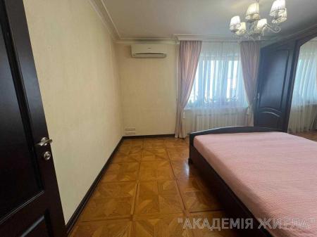 Продам 3-комнатную квартиру в новостройке