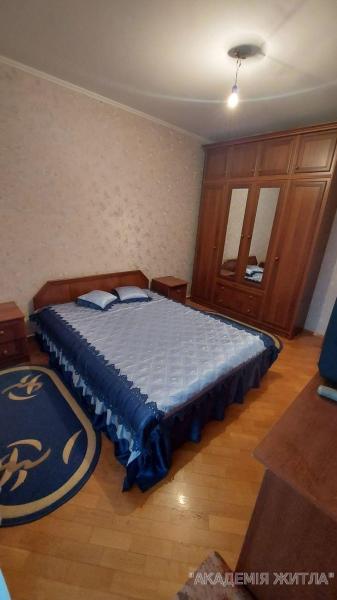 Продам 3-комнатную квартиру