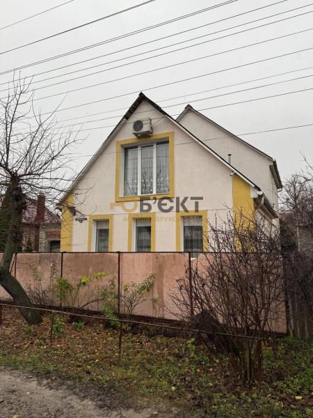 Продам 2-поверховий будинок