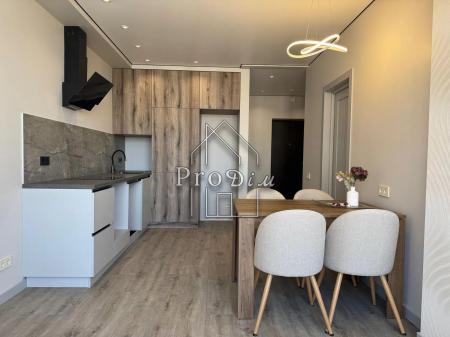 Продам 1-кімнатну квартиру в новобудові, ЖК Варшавський 2