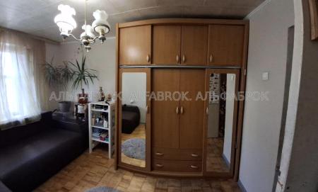 Продам 4-кімнатну квартиру