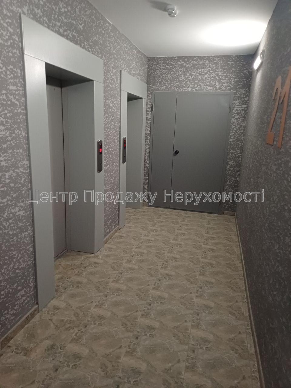 Фото Продаж 3 кімн. кв. 21/26 пов. в житловому комплексі 