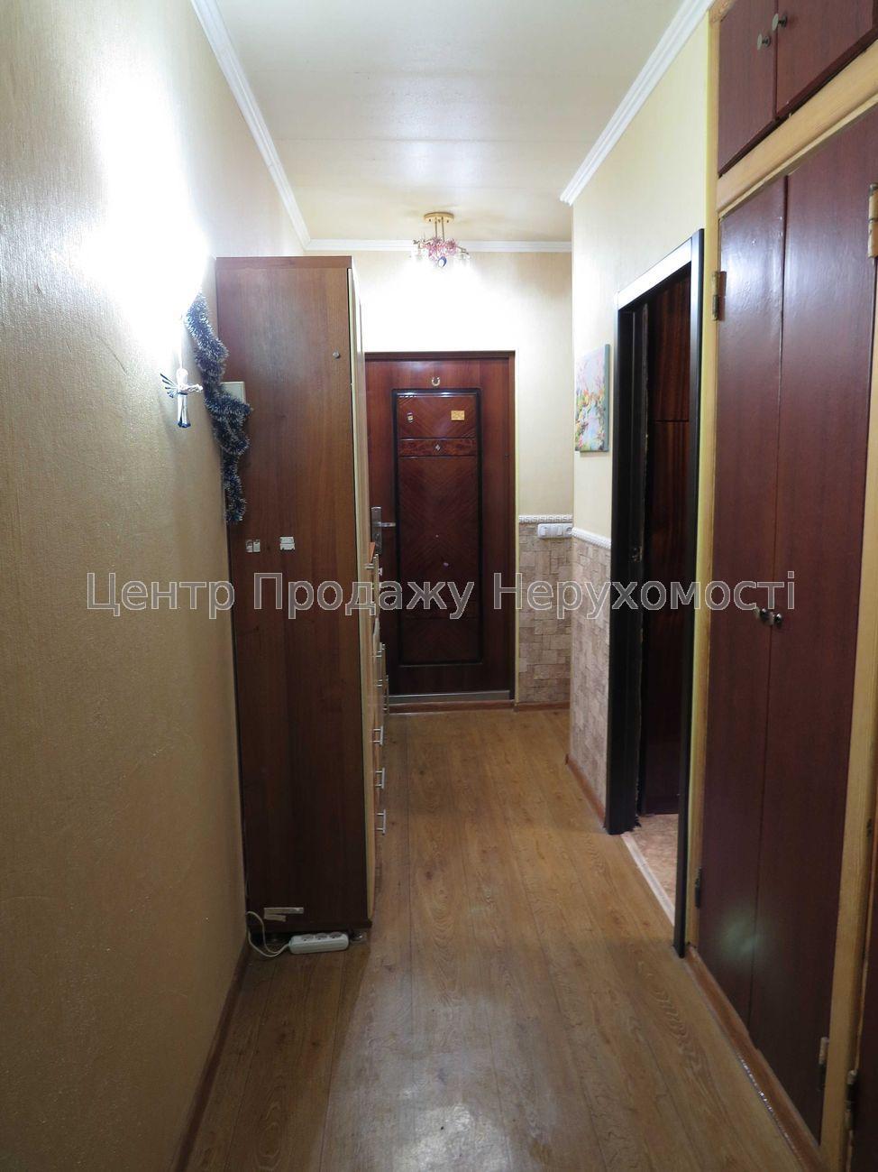 Фото Продаж 3-к квартири15