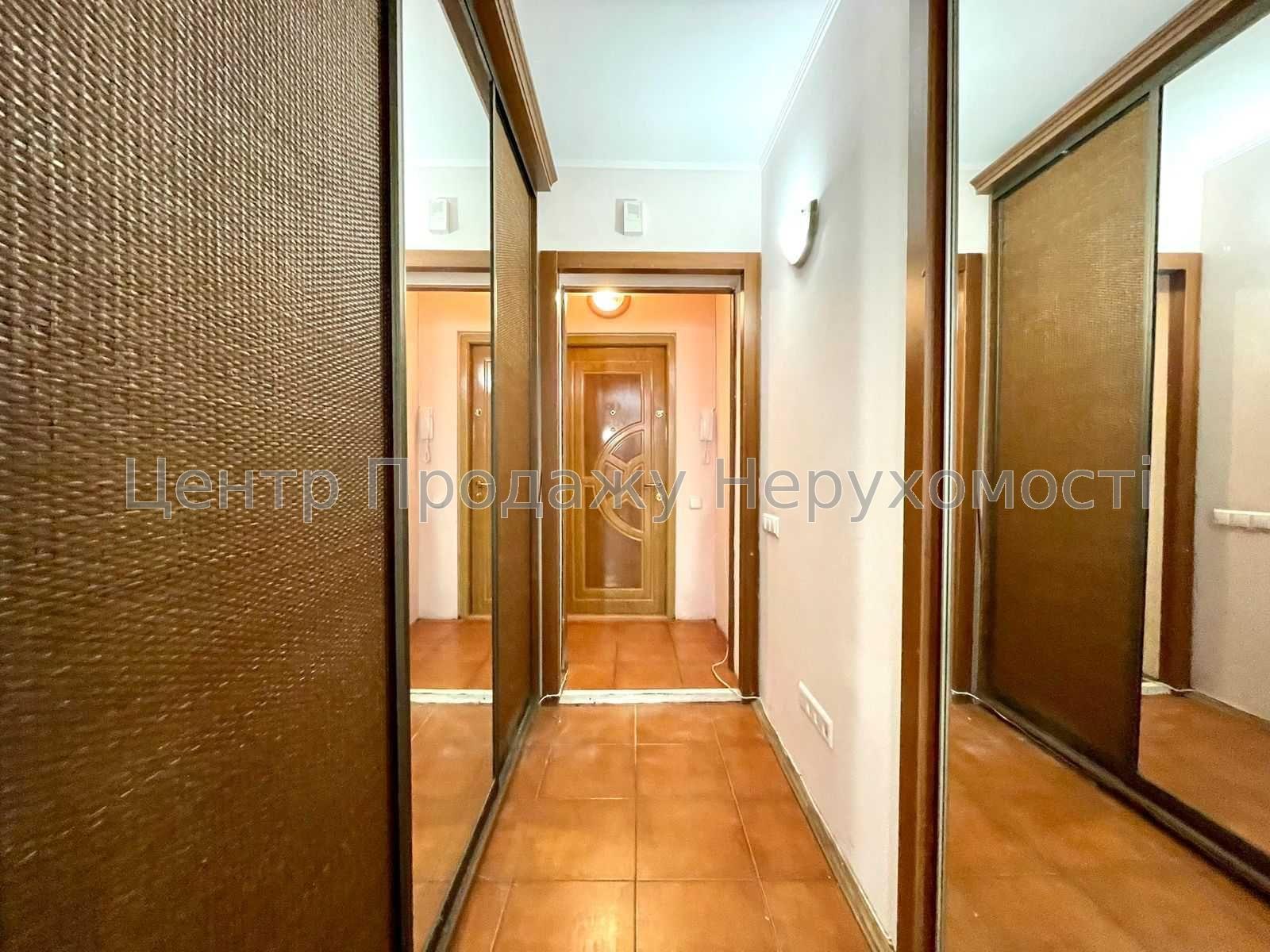 Фото Продаж 2-рівневої 5-кімнатної квартири в Києві6