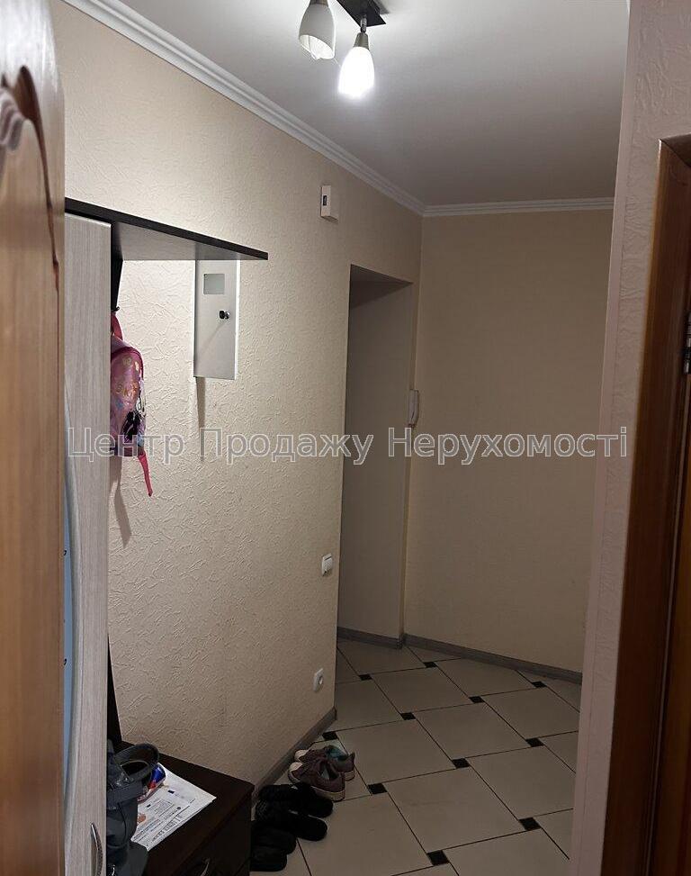 Фото Продам 1-кімнатну квартиру, 4/5 поверх, 33.27/25.80/6.70 м², Київ6