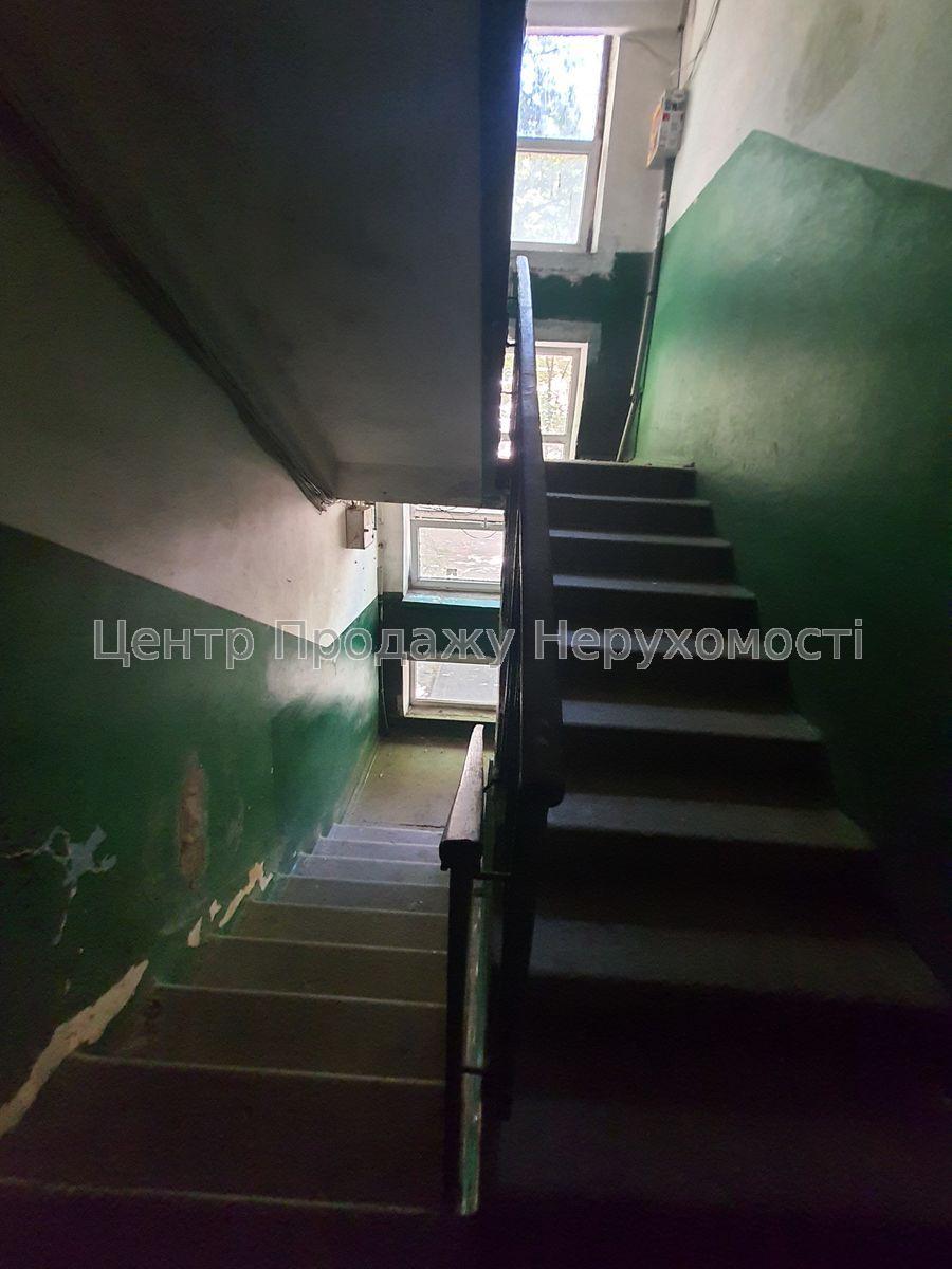 Фото продам 1-кімнатну на 2 поверсі13