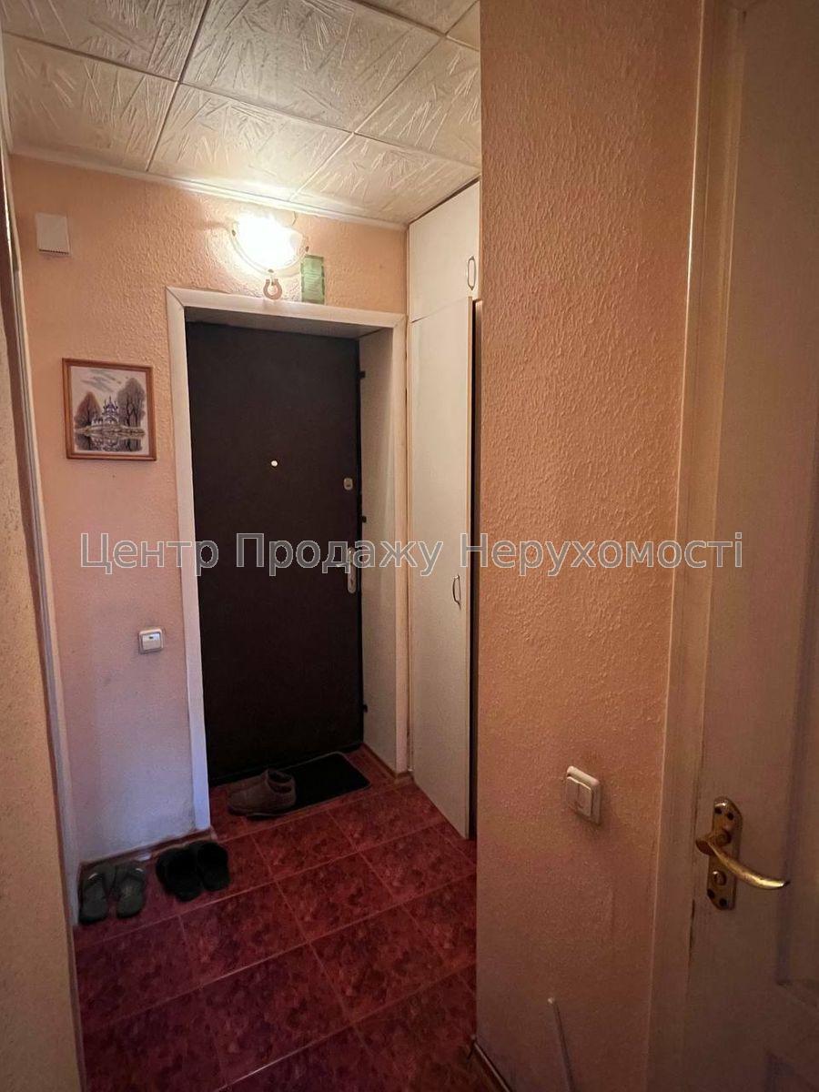 Фото Продам 1-кімнатну, середній поверх, біля метро IB21