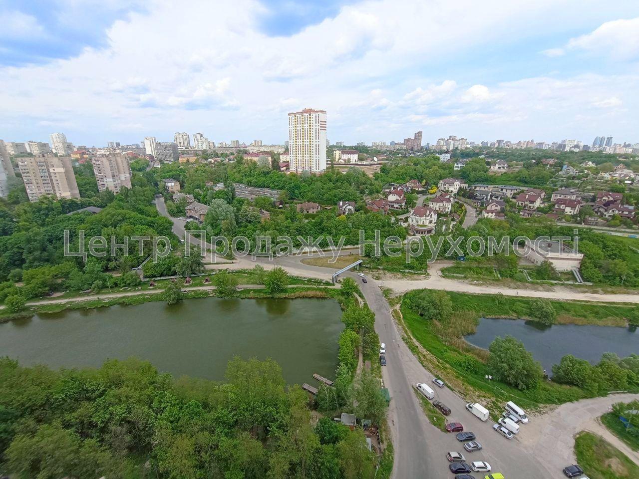 Фото Продаж 3 кімн. кв. 21/26 пов. в житловому комплексі 