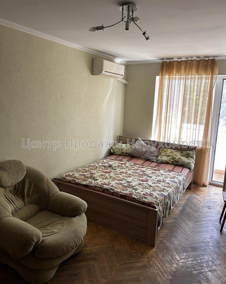 Фото Продам 1-кімнатну квартиру, 4/5 поверх, 33.27/25.80/6.70 м², Київ1