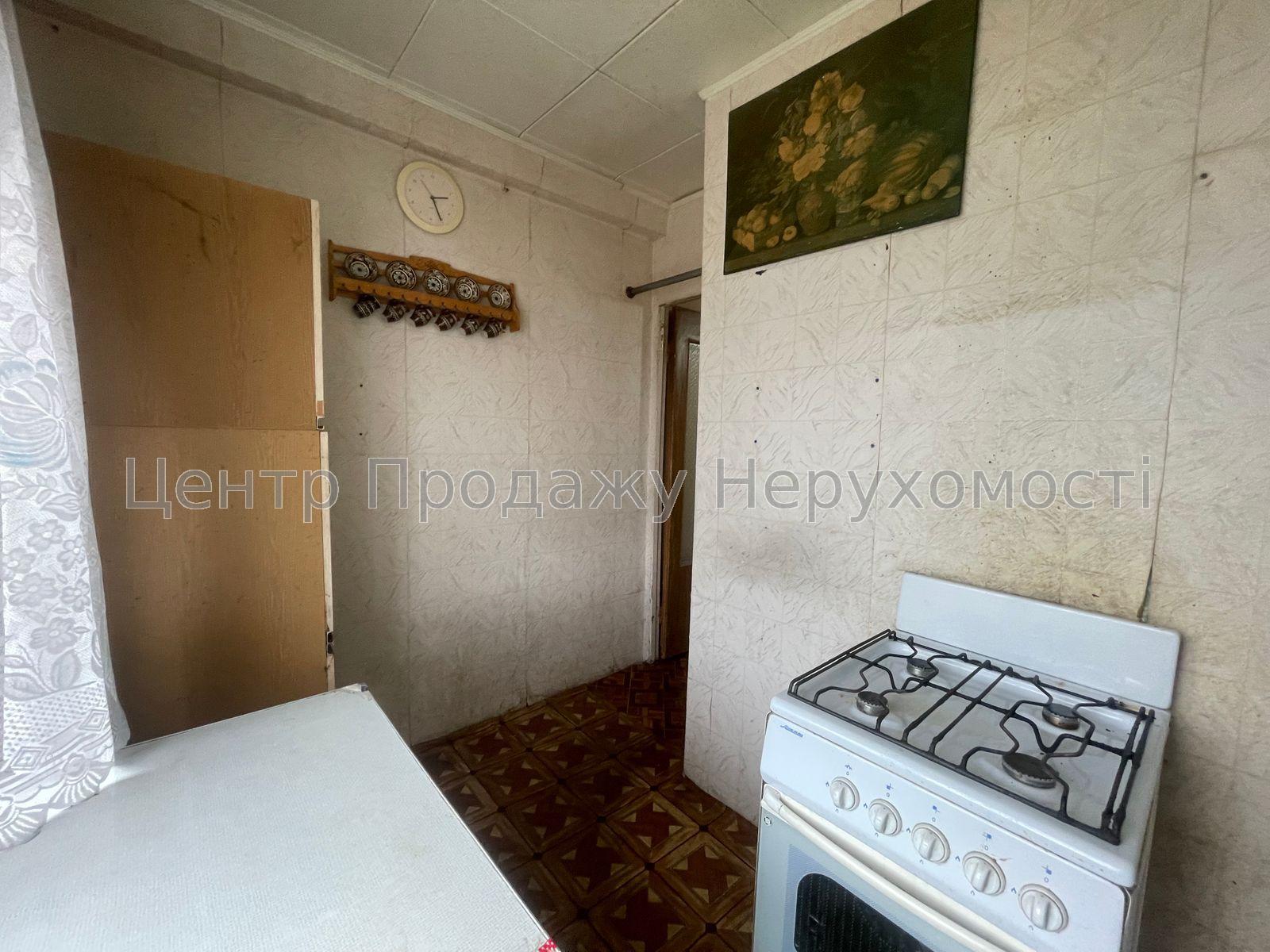 Фото Продам 2-к.квартиру з видом на парк, до метро 15 хв.пішки12