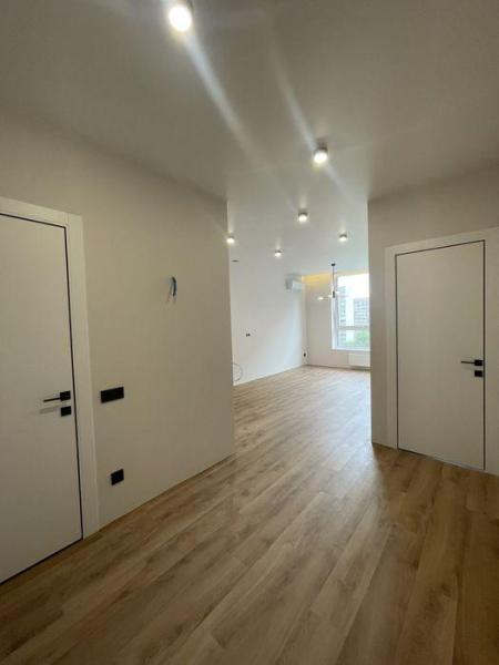 Продам 1-кімнатну квартиру в новобудові, ЖК Варшавський мікрорайон