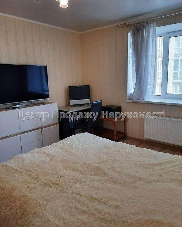 Фото Продаж 1к квартири 41 кв,метро Червоний хутір.12