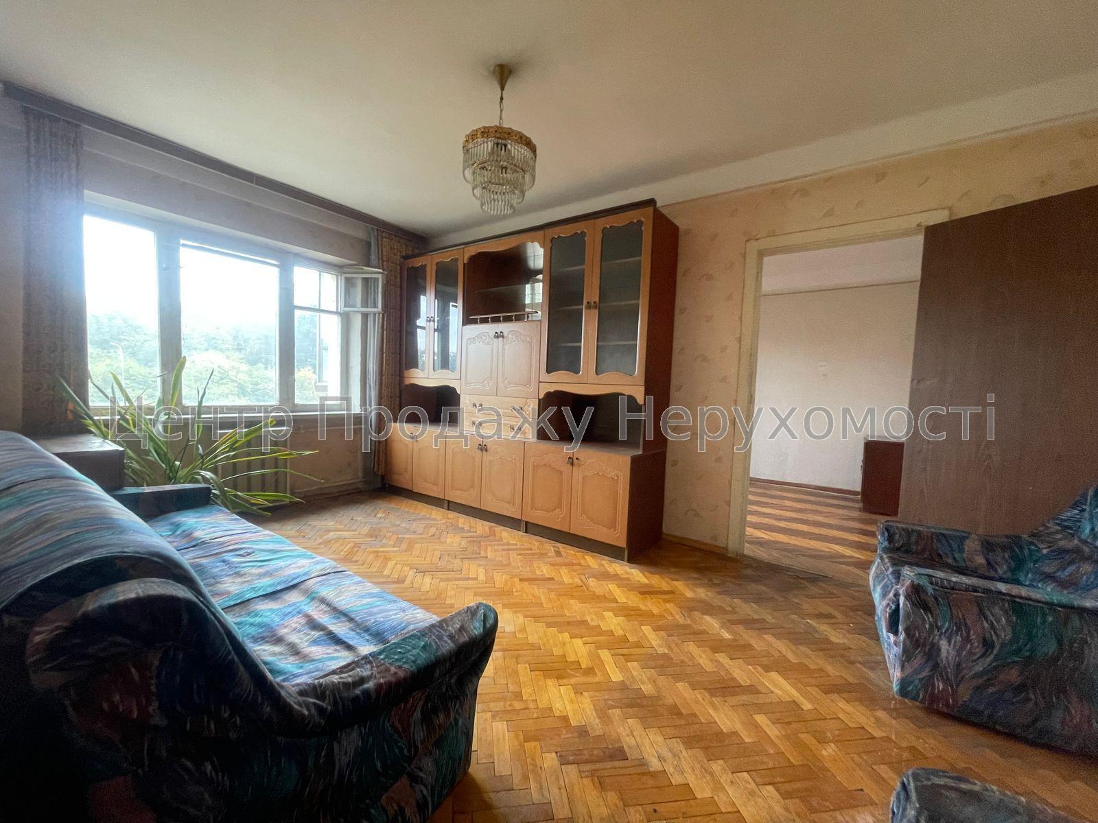 Фото Продам 2-к.квартиру з видом на парк, до метро 15 хв.пішки1