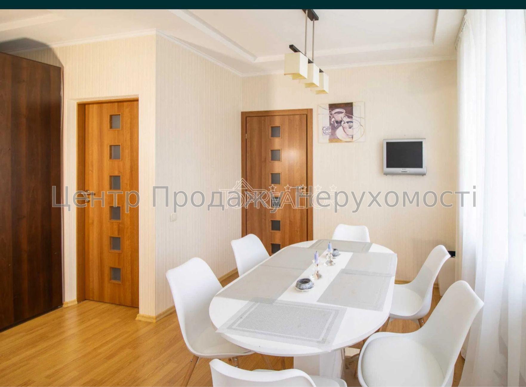 Фото Продам 2 комнатную квартиру 70 м2, Улица Искусств 7/9.4