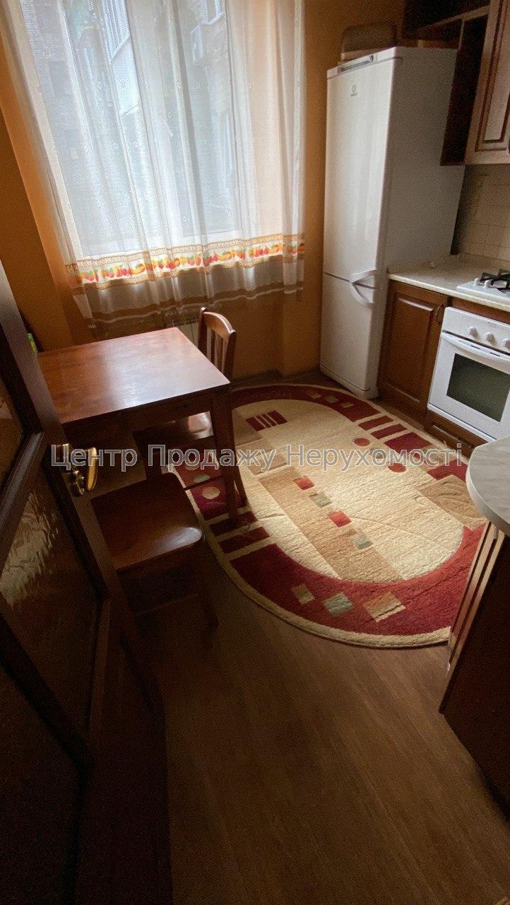 Фото Продам 3-к квартиру в центрі, вул.Алчевських14