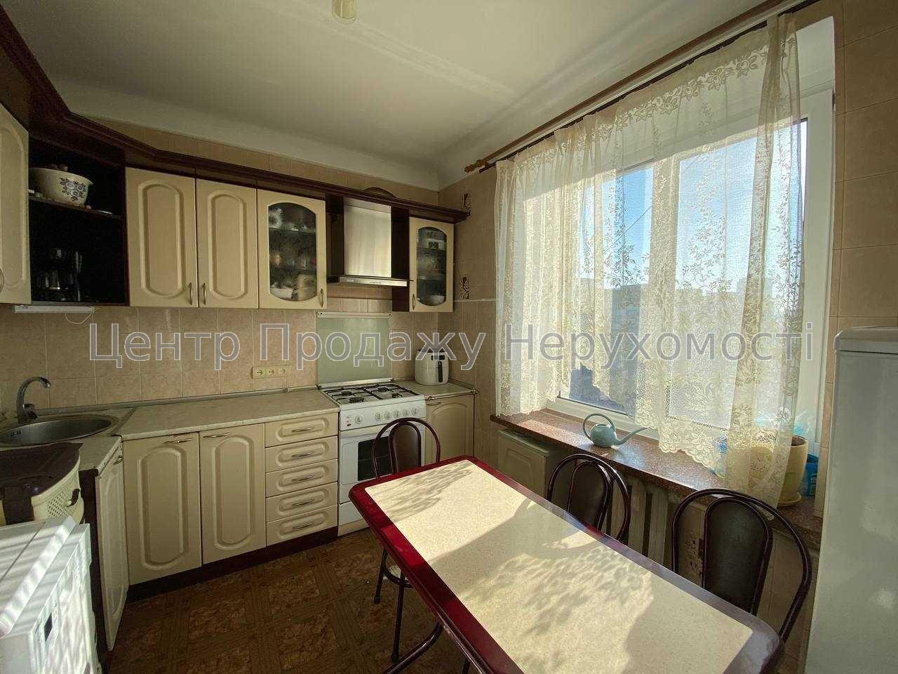 Фото Продаж 3 кімнатна квартира унікального планування!14