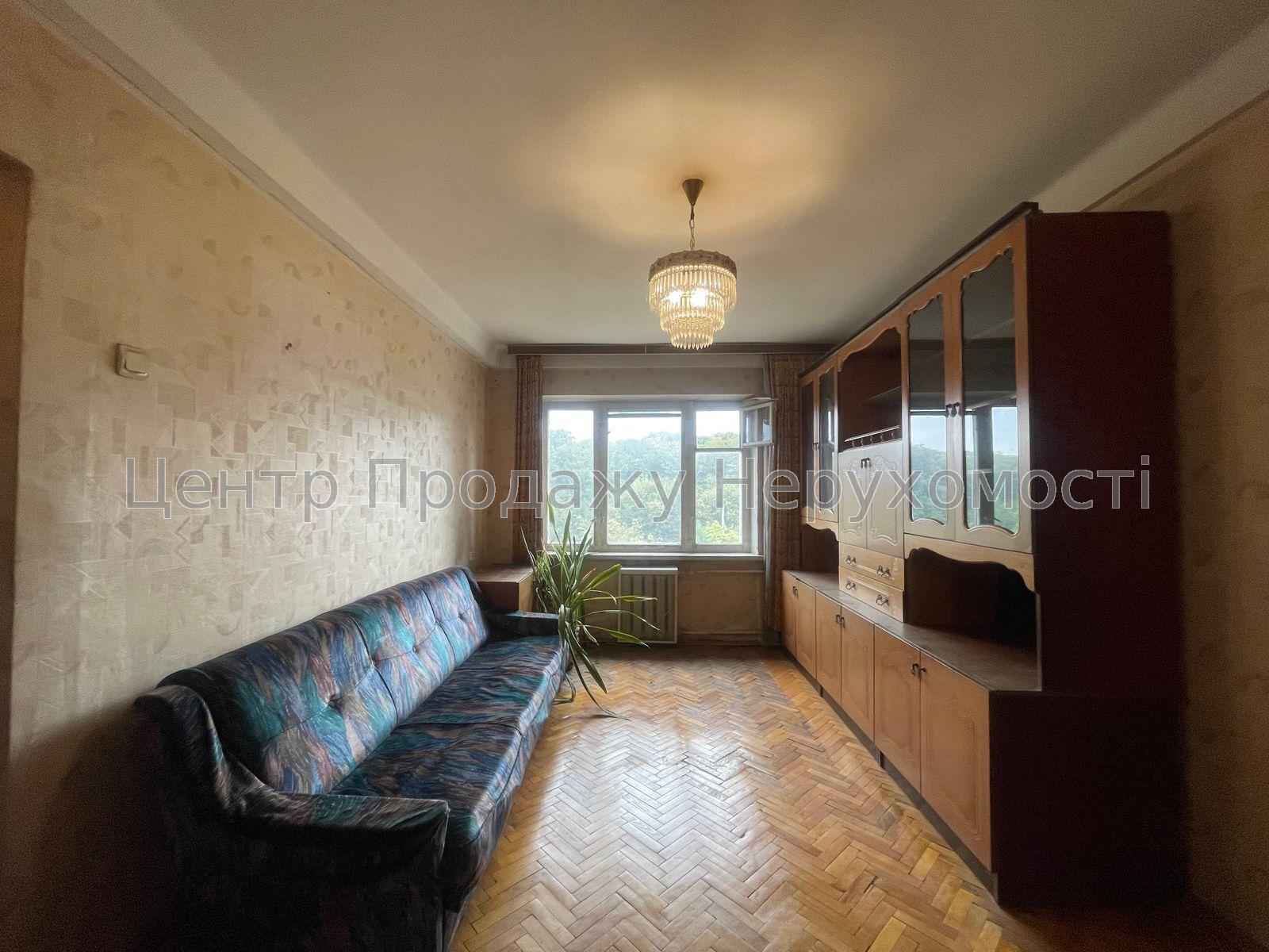 Фото Продам 2-к.квартиру з видом на парк, до метро 15 хв.пішки2