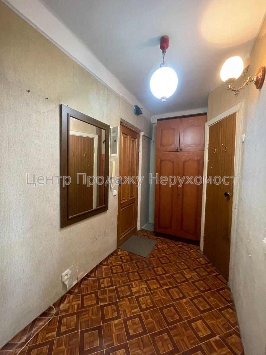 Фото Продам 2-к.квартиру з видом на парк, до метро 15 хв.пішки16