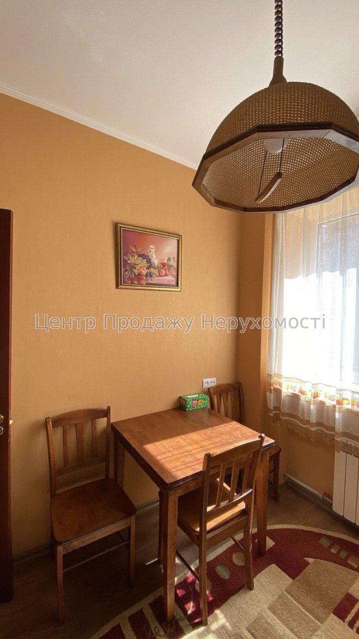 Фото Продам 3-к квартиру в центрі, вул.Алчевських13