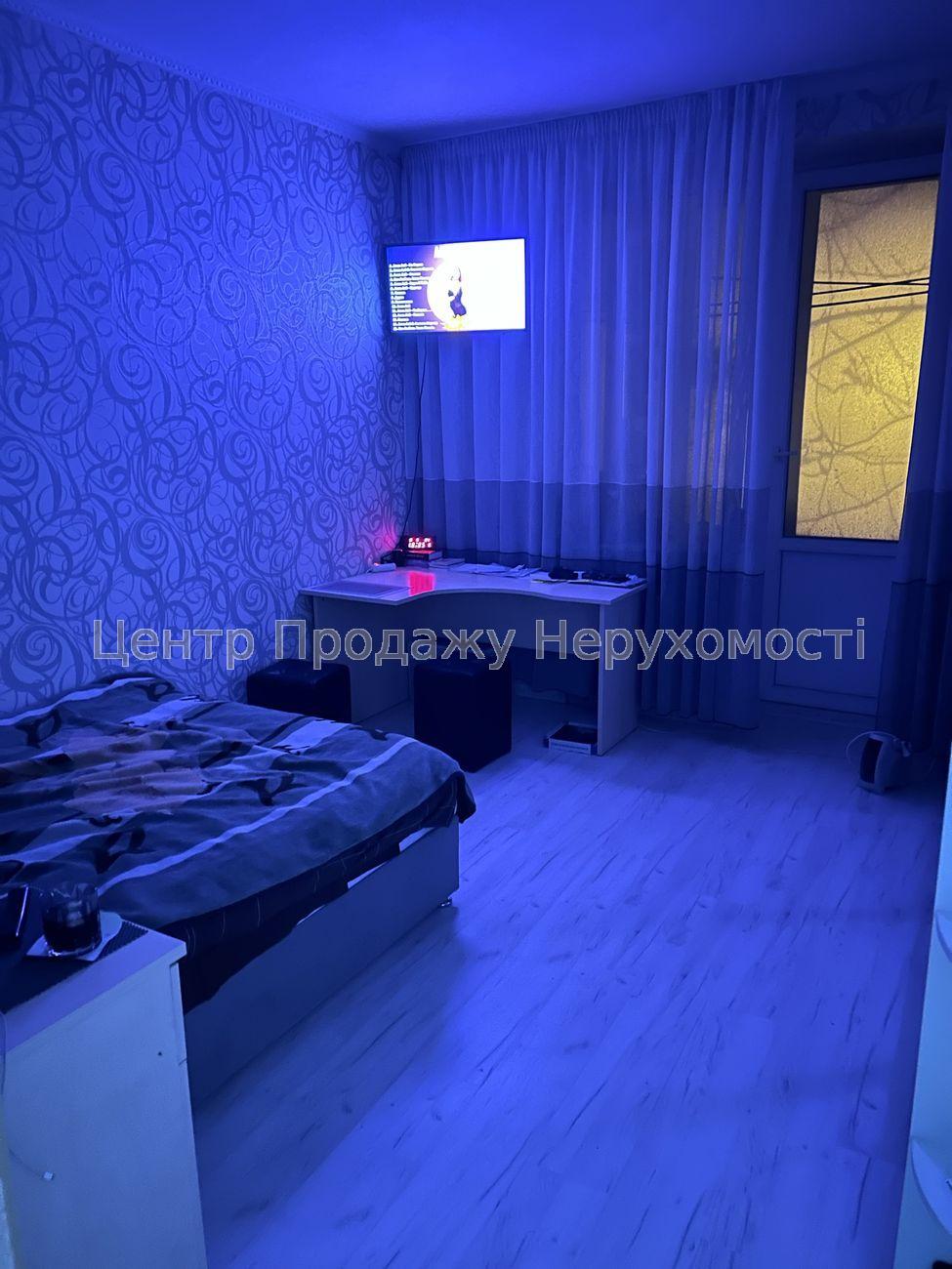 Фото Продам  комнату с балконом в общежитии2