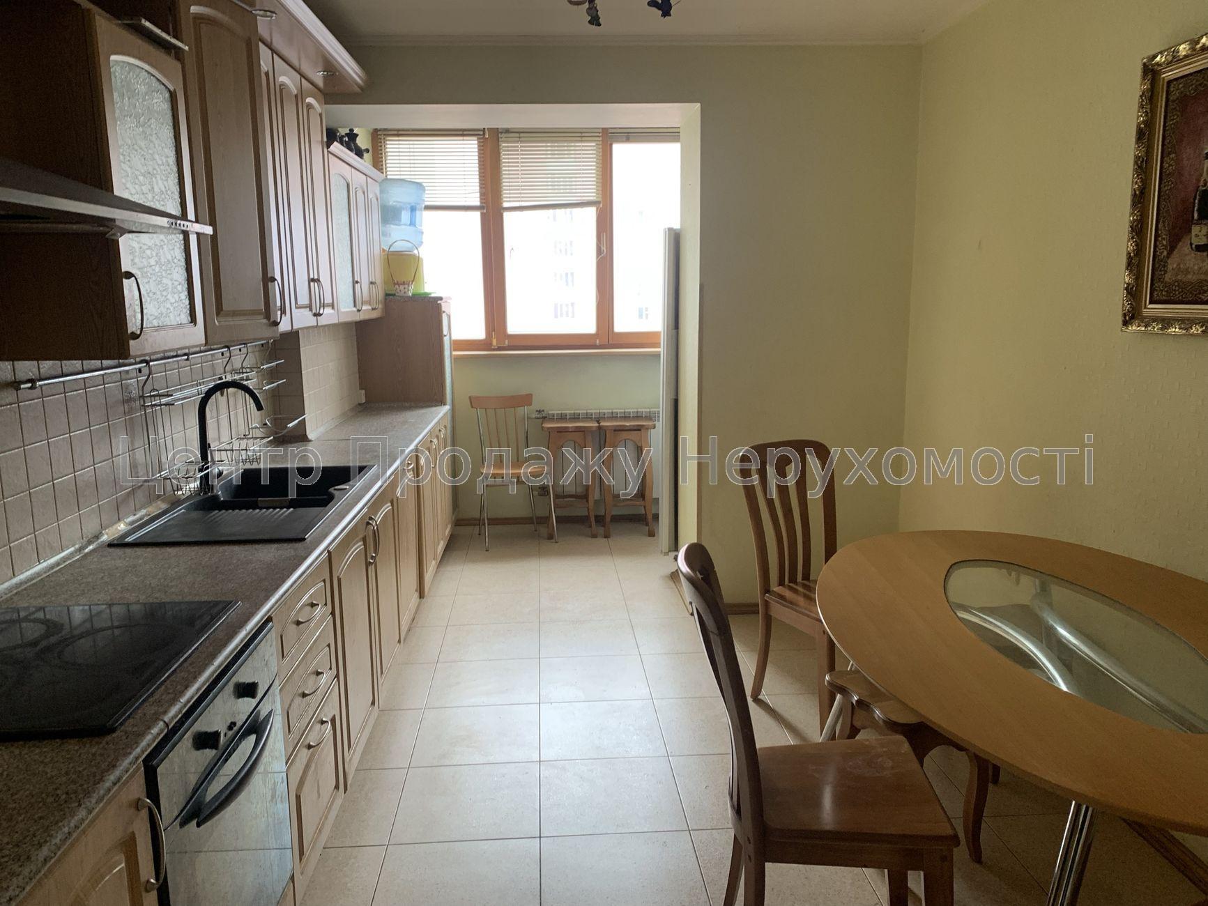 Фото Квартира 3 кімнати в Києві, 84 м²4