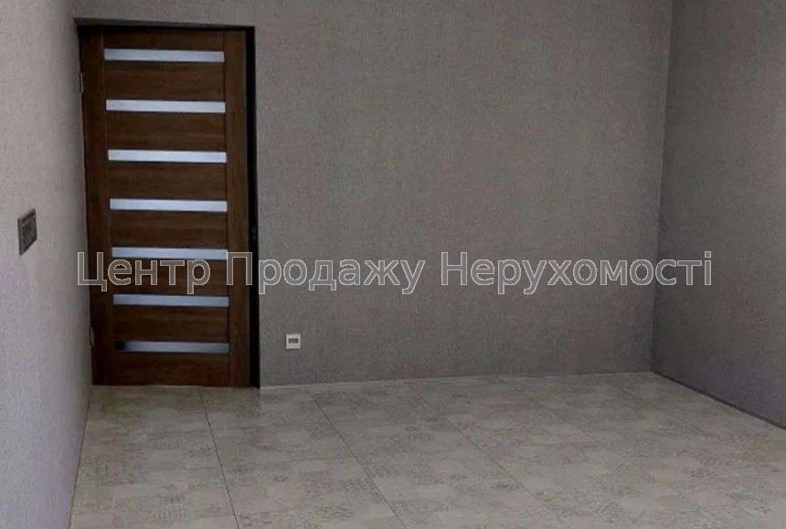 Фото G8 Продається  двостороння квартира , 51 м2, з ремонтом . Перемоги 863