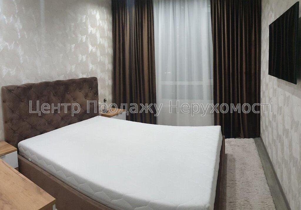 Фото Продаж квартири в житловому комплексі 