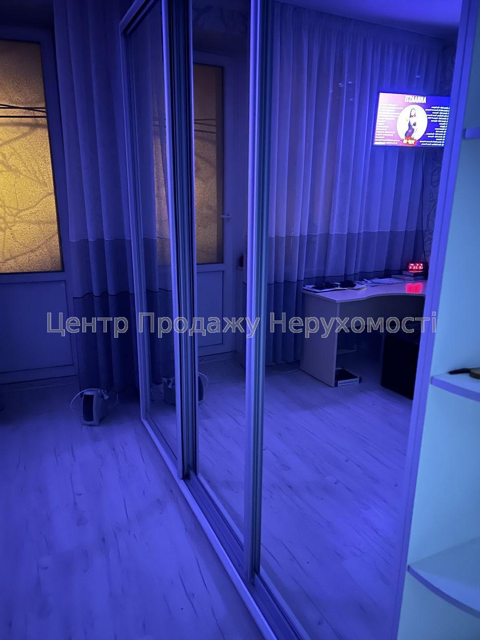 Фото Продам  комнату с балконом в общежитии1