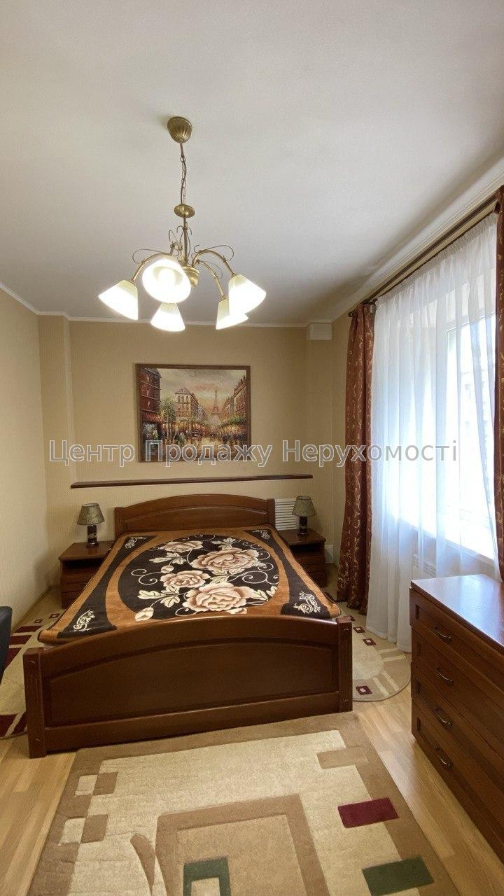 Фото Продам 3-к квартиру в центрі, вул.Алчевських8