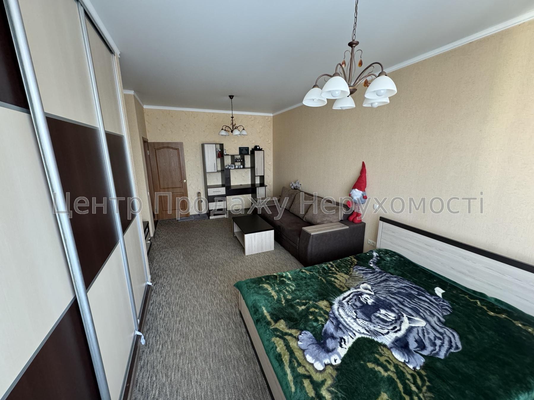 Фото G8  Продам 1к кв, площ. 53 м2, Перемоги 66-И3