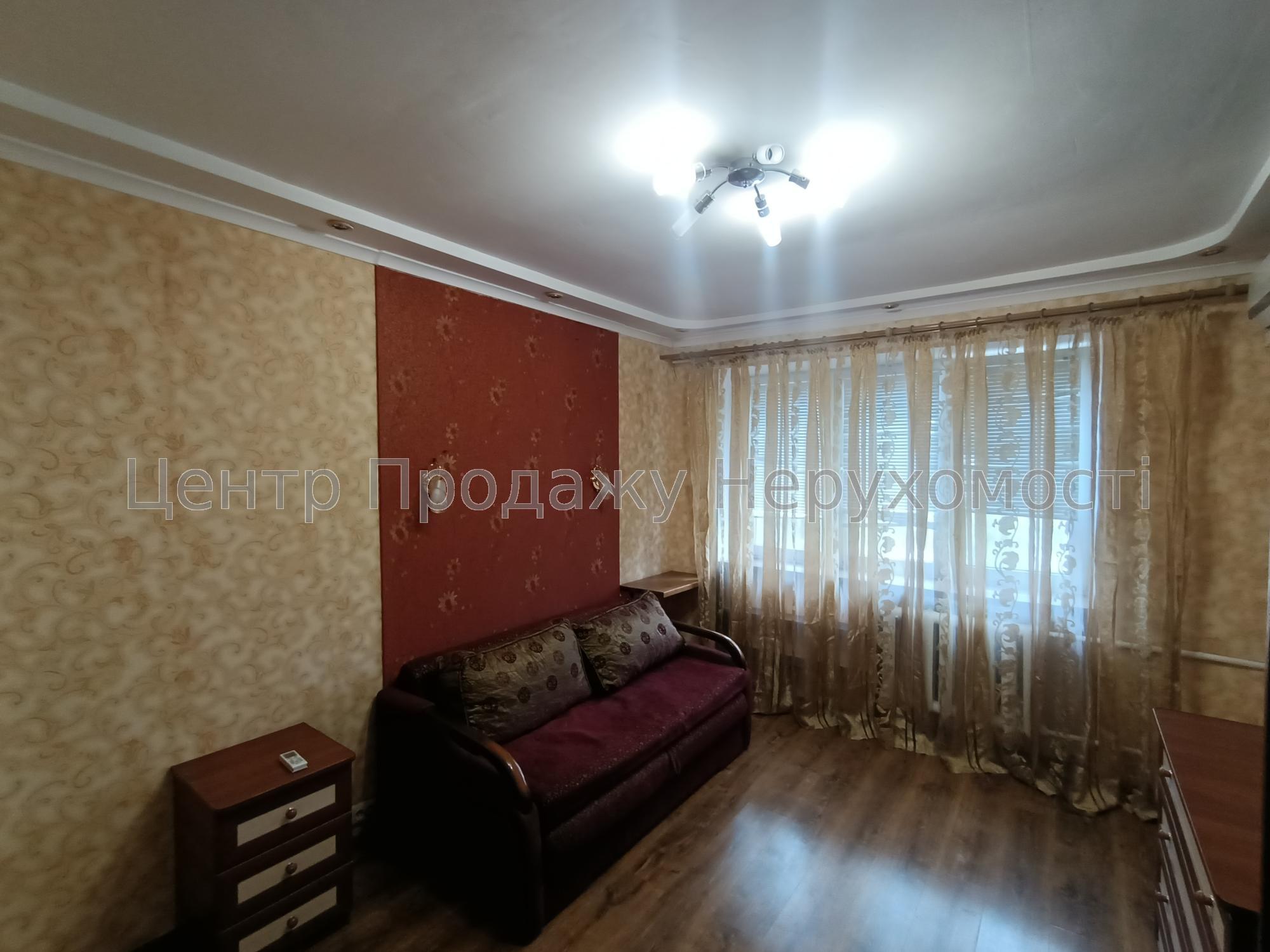 Фото У продажі гостинка в м.Київ3