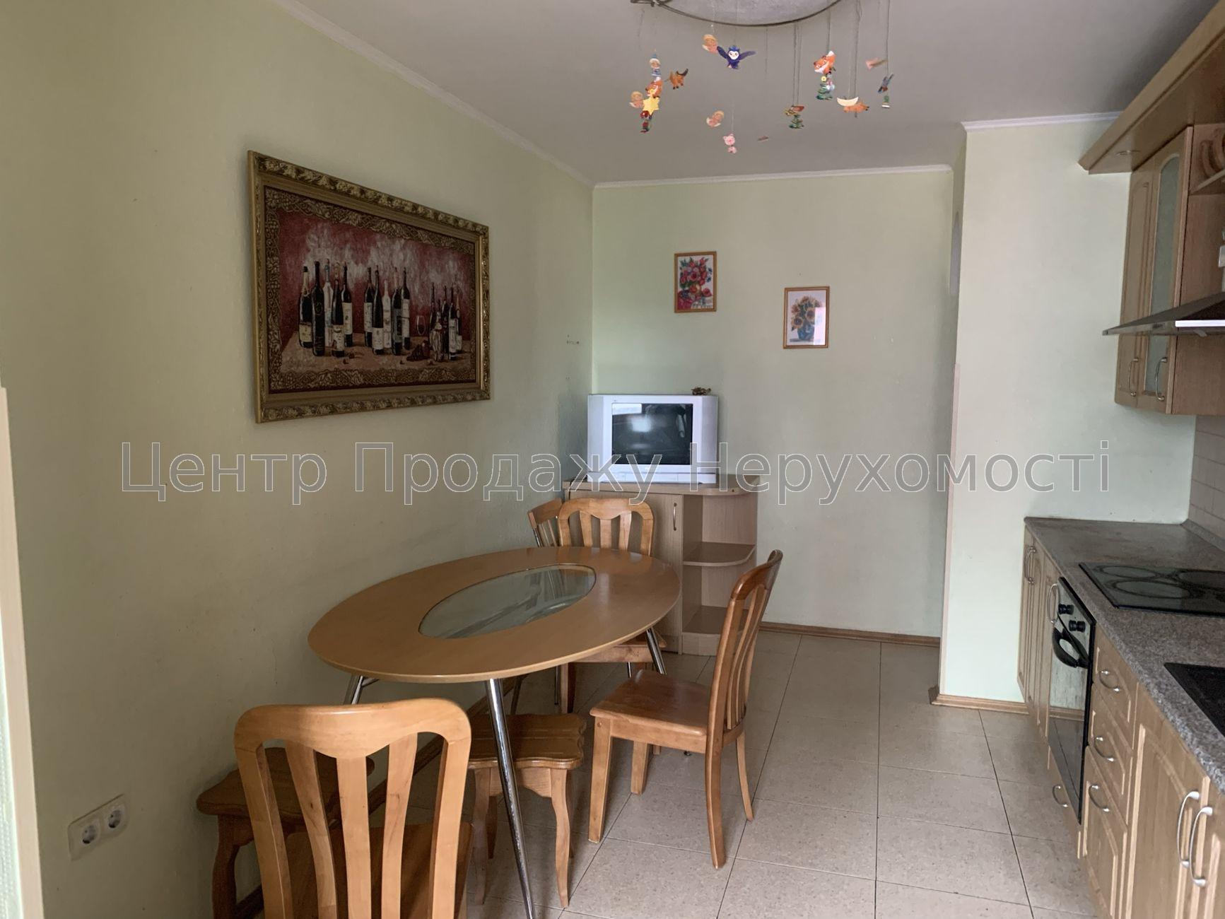 Фото Квартира 3 кімнати в Києві, 84 м²3