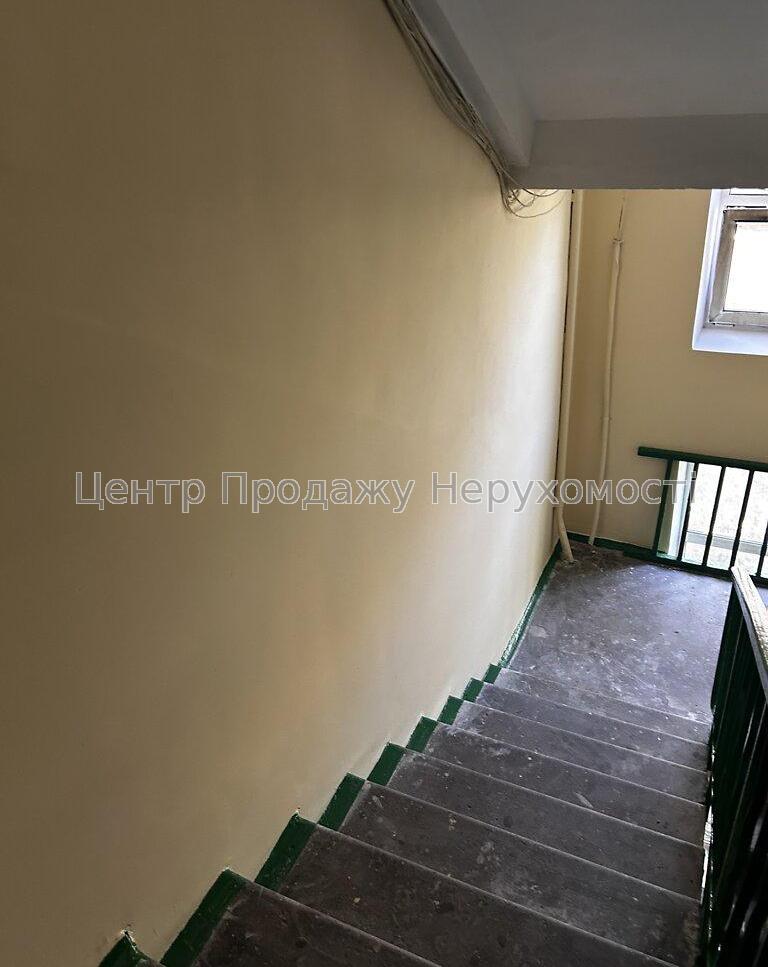 Фото Продам 1-кімнатну квартиру, 4/5 поверх, 33.27/25.80/6.70 м², Київ7