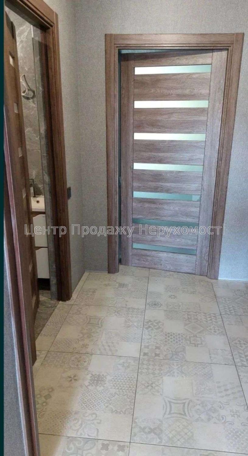 Фото G8 Продається  двостороння квартира , 51 м2, з ремонтом . Перемоги 868