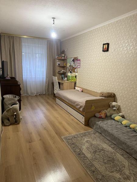 Продам 3-кімнатну квартиру