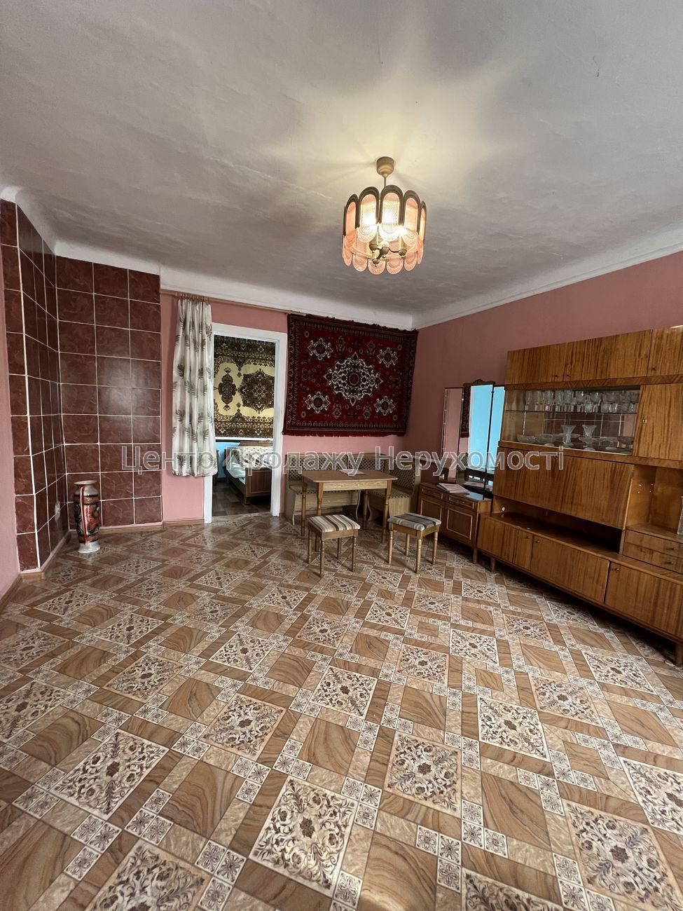 Фото Затишний будинок зі зручним розташуванням та облаштованим подвір'ям6