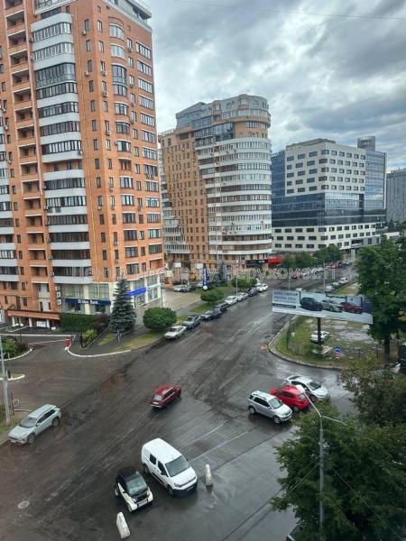 Продам 3-кімнатну квартиру