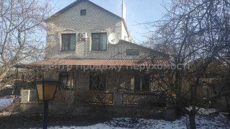 Продам 2-этажный дом