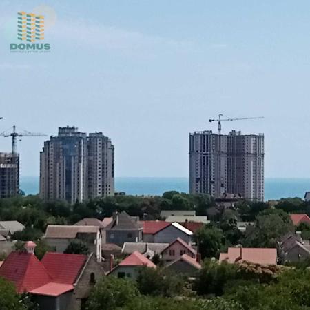 Продам 4-кімнатну квартиру