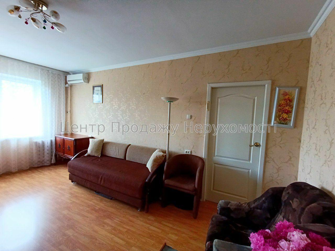 Фото Продам 1-кімнатну квартиру в гарній локації на Кікабідзе ІВ7