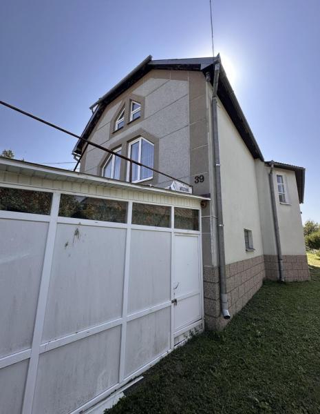 Продам 2-поверховий будинок