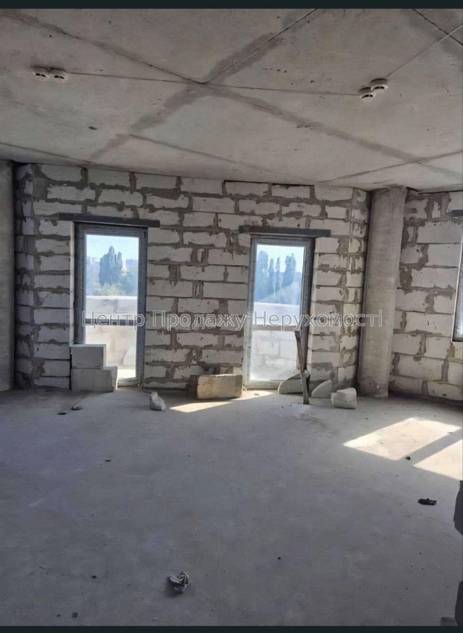 Фото Продаж 4-кімн. квартири у ЖК 