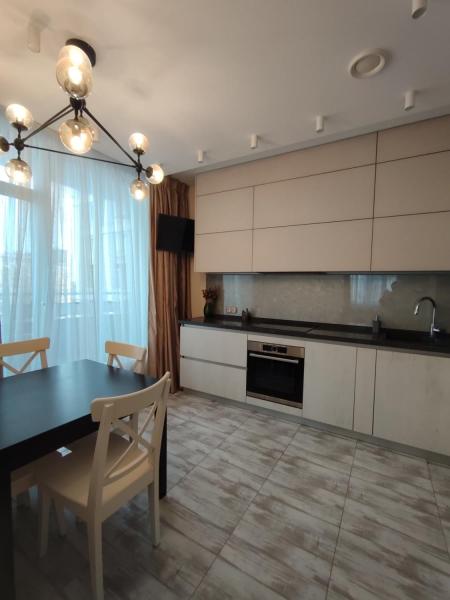 Продам 4-комнатную квартиру в новостройке, ЖК «Гольфстрим»