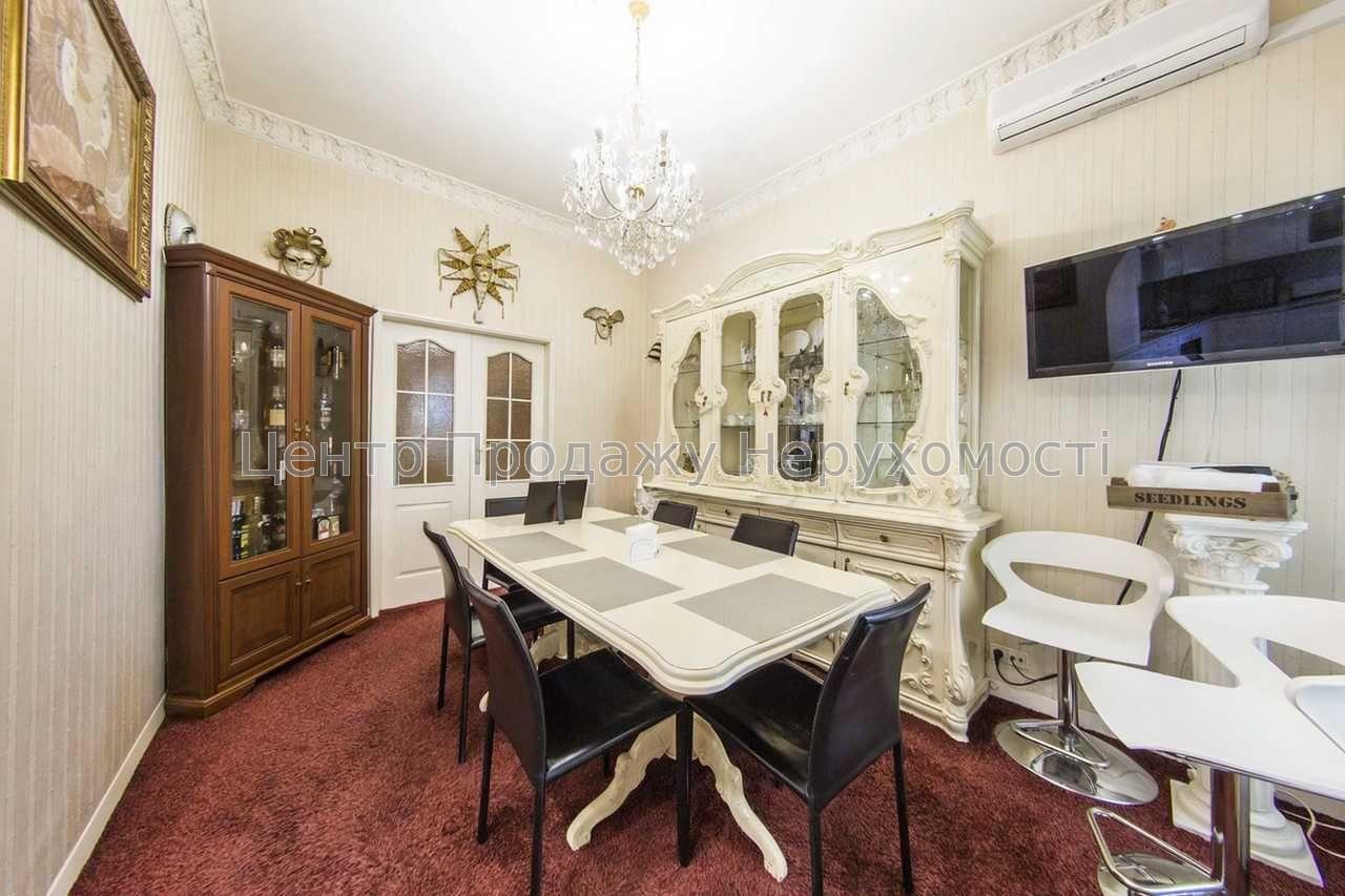 Фото Продаж 3-кімнатної квартири на вул. Кирилівська2