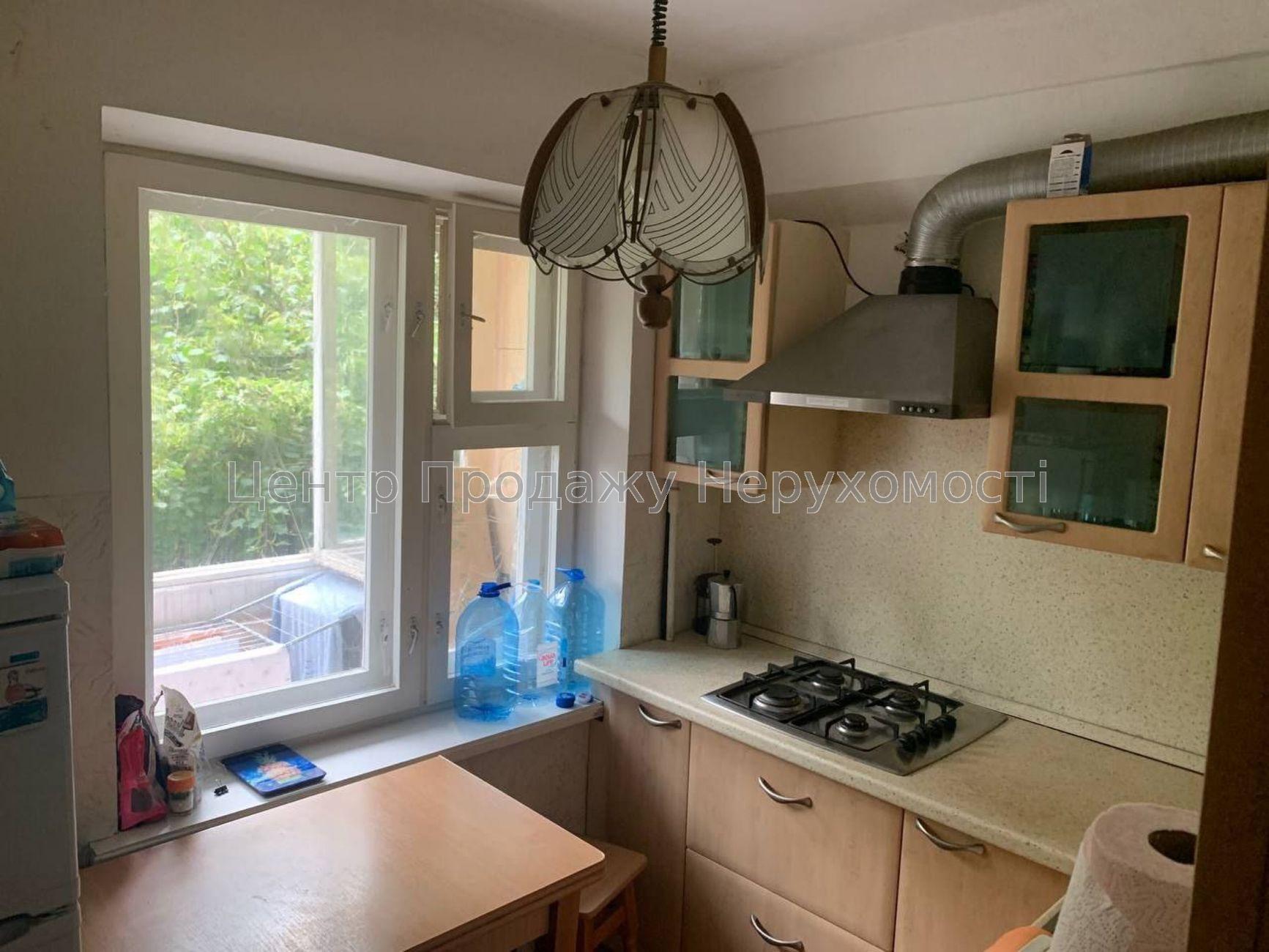Фото Продам 1-кімнатну біля метро Лукьянівська8