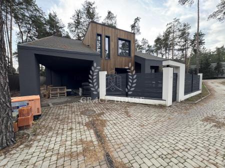 Продам 2-поверховий будинок