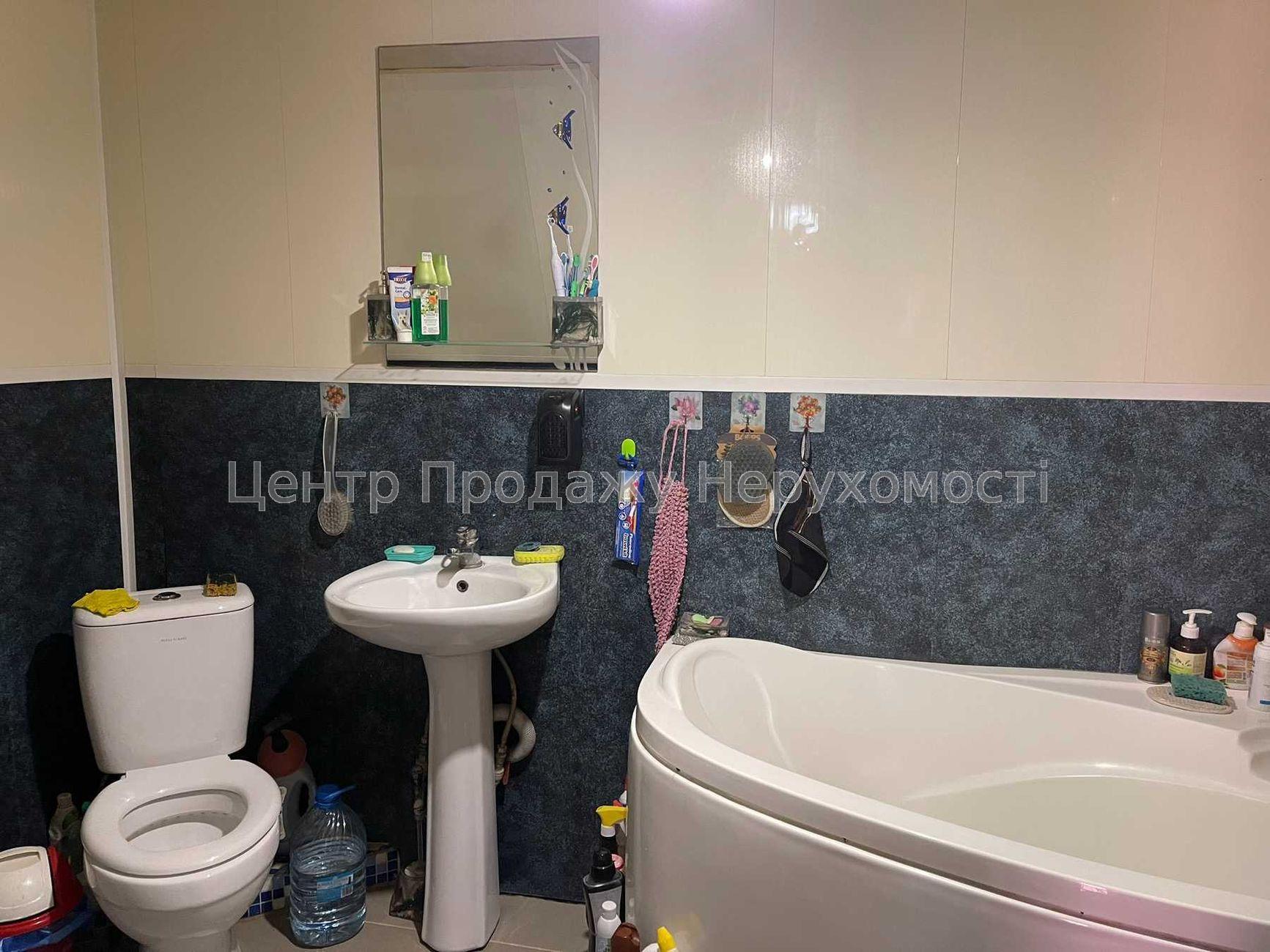 Фото Будинок з ремонтом та зручностями - м. Київська пішки22