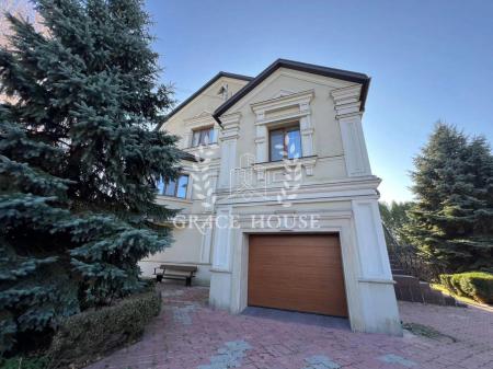 Продам 3-поверховий будинок