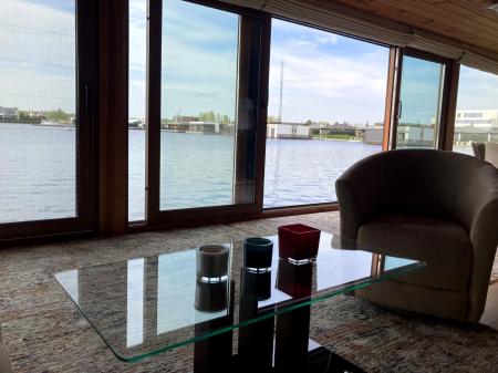 Продам 2-поверховий будинок