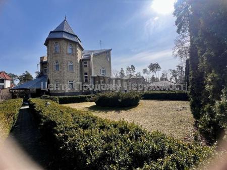 Продам 4-поверховий будинок